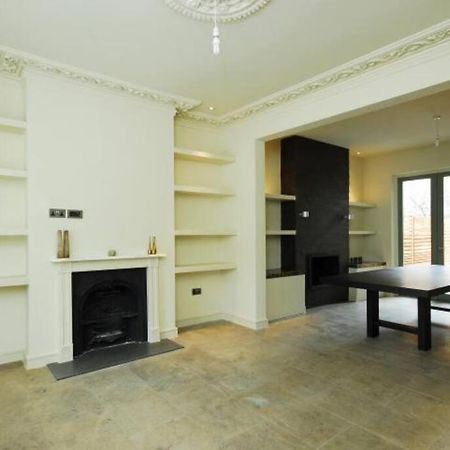 Quintessential Town House Close To Central Londres Extérieur photo