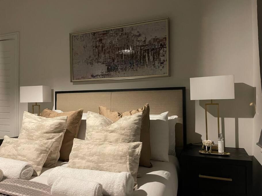 Quintessential Town House Close To Central Londres Extérieur photo