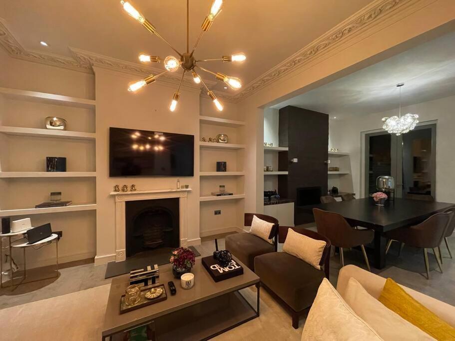 Quintessential Town House Close To Central Londres Extérieur photo