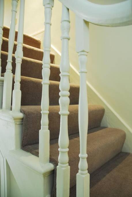 Quintessential Town House Close To Central Londres Extérieur photo