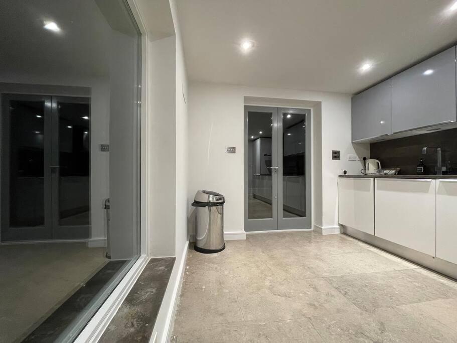 Quintessential Town House Close To Central Londres Extérieur photo