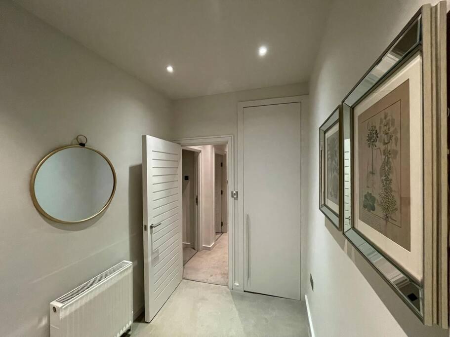 Quintessential Town House Close To Central Londres Extérieur photo