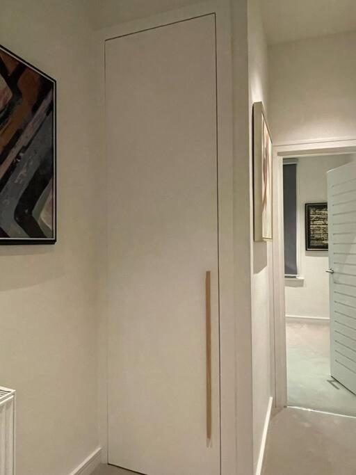 Quintessential Town House Close To Central Londres Extérieur photo